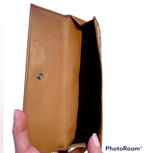 Gucci GG Signature Long Wallet - Picture 7 of 12